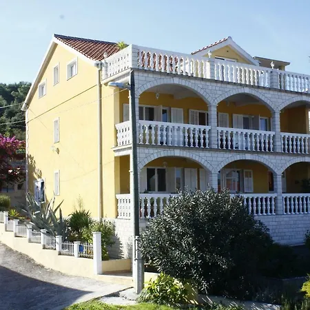 Studio Apartment Karmen *