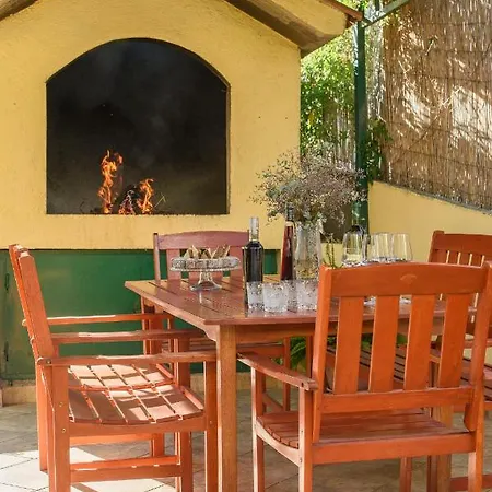 Studio Apartment Karmen *