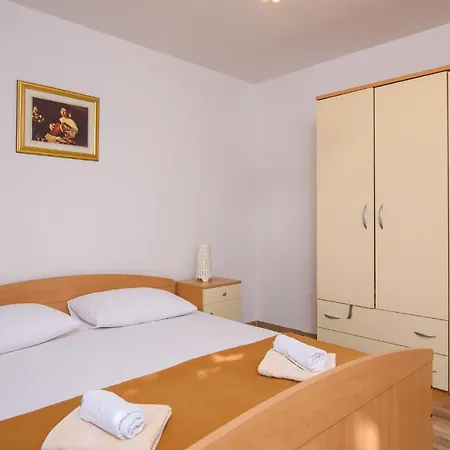 Studio Apartment Karmen 公寓