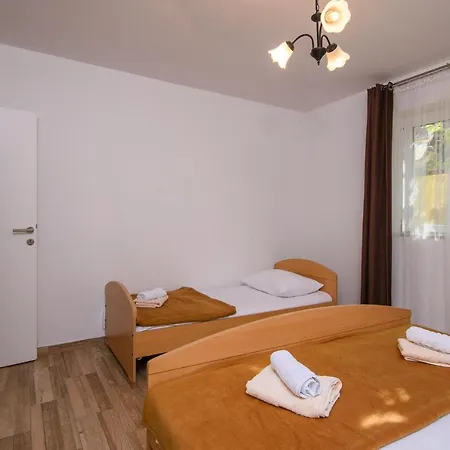 Studio Apartment Karmen 公寓 *