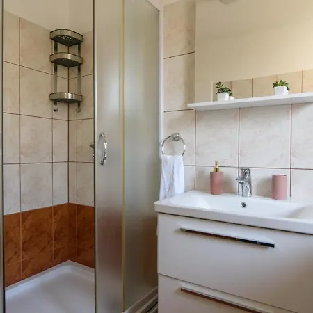 Studio Apartment Karmen 特罗吉尔