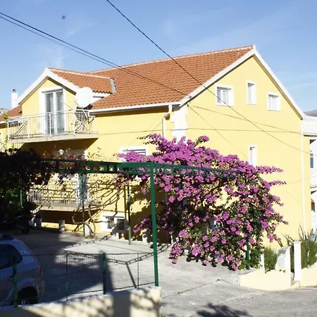 Appartement Studio Apartment Karmen *